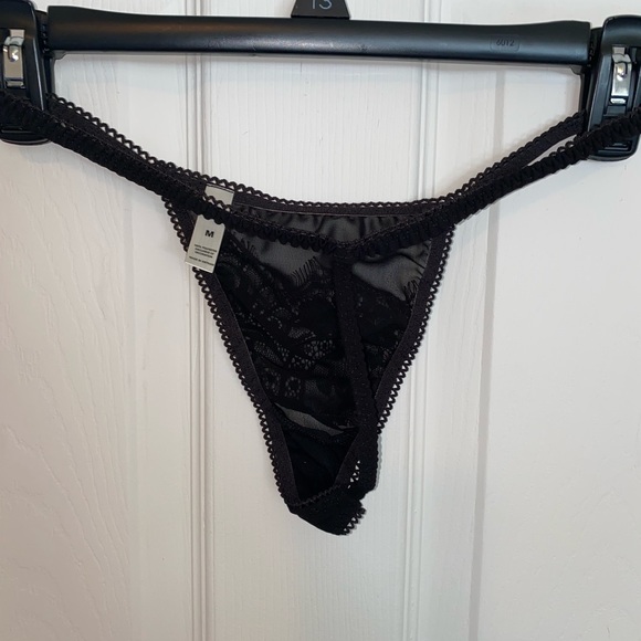 Lingerie - Picture 6 of 6